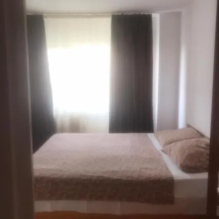 Apartament Cu 2 Dormitoare Decomandate * Bucarest